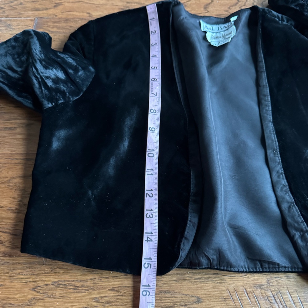 A.J. Bari Neiman Marcus Black Velvet Crop‎ Jacket - Picture 8 of 9